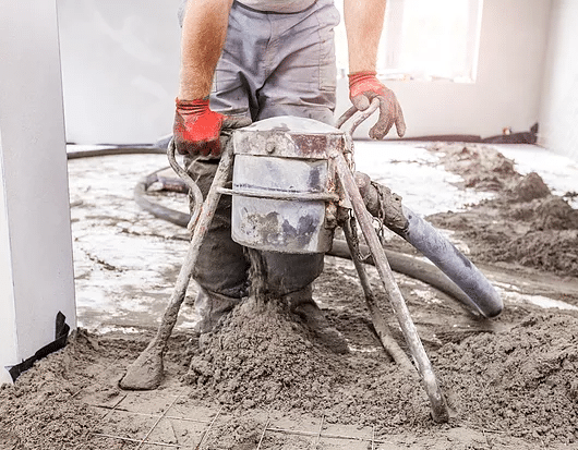 Primer izvedenog poda – mašinska izrada cementne košuljice Mašinska izrada cementne košuljice – primer izvedenog poda